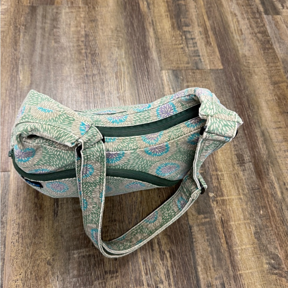 Kavu Sage Green Floral Pattern Crossbody Bag Distressed Limited Edition - Picture 5 of 16